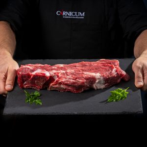Aguja ternera con hueso. 1 kg